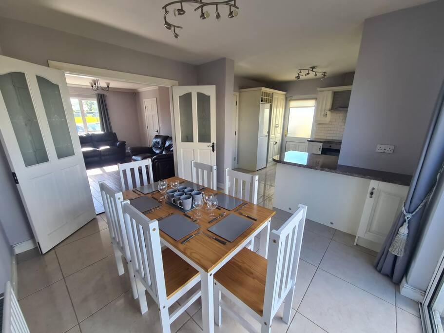 Bundoran Seaside Stays House - Wifi, Large Spacious Home ภายนอก รูปภาพ