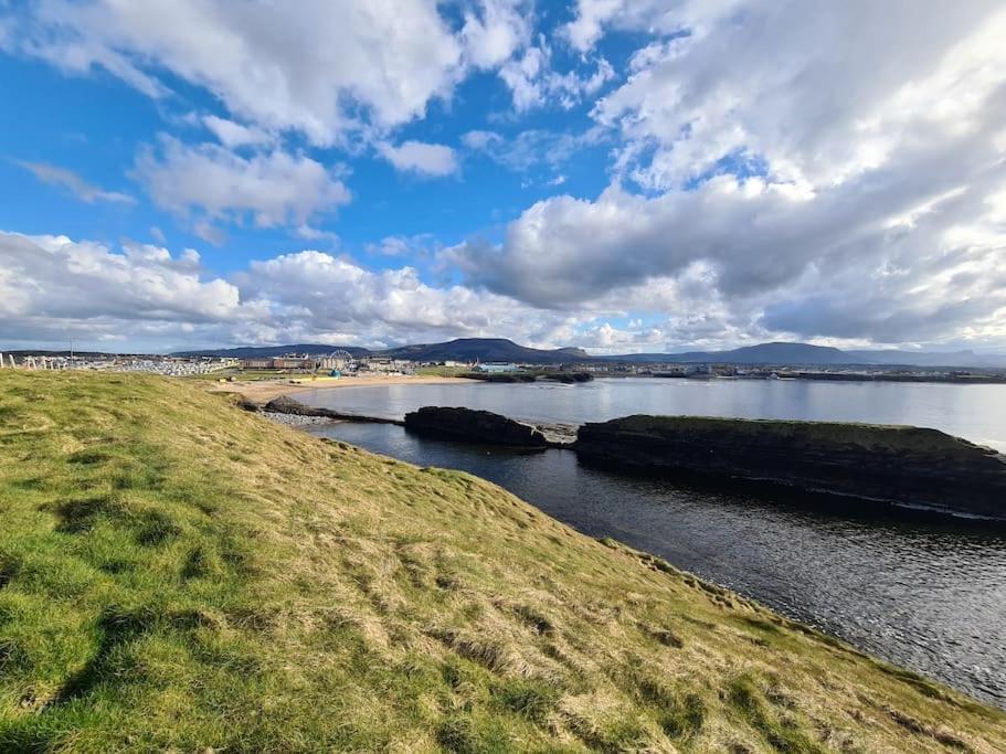 Bundoran Seaside Stays House - Wifi, Large Spacious Home ภายนอก รูปภาพ