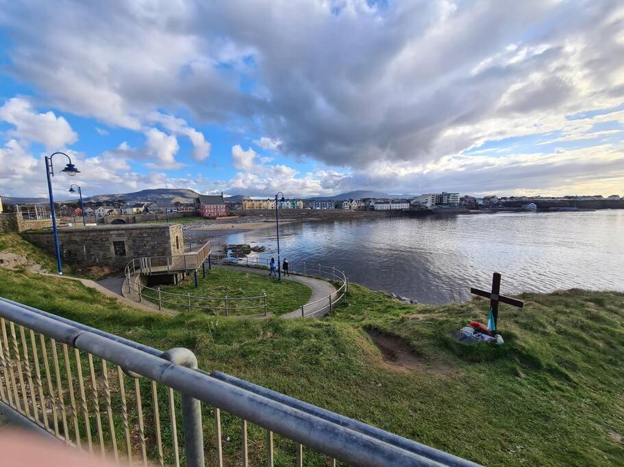 Bundoran Seaside Stays House - Wifi, Large Spacious Home ภายนอก รูปภาพ