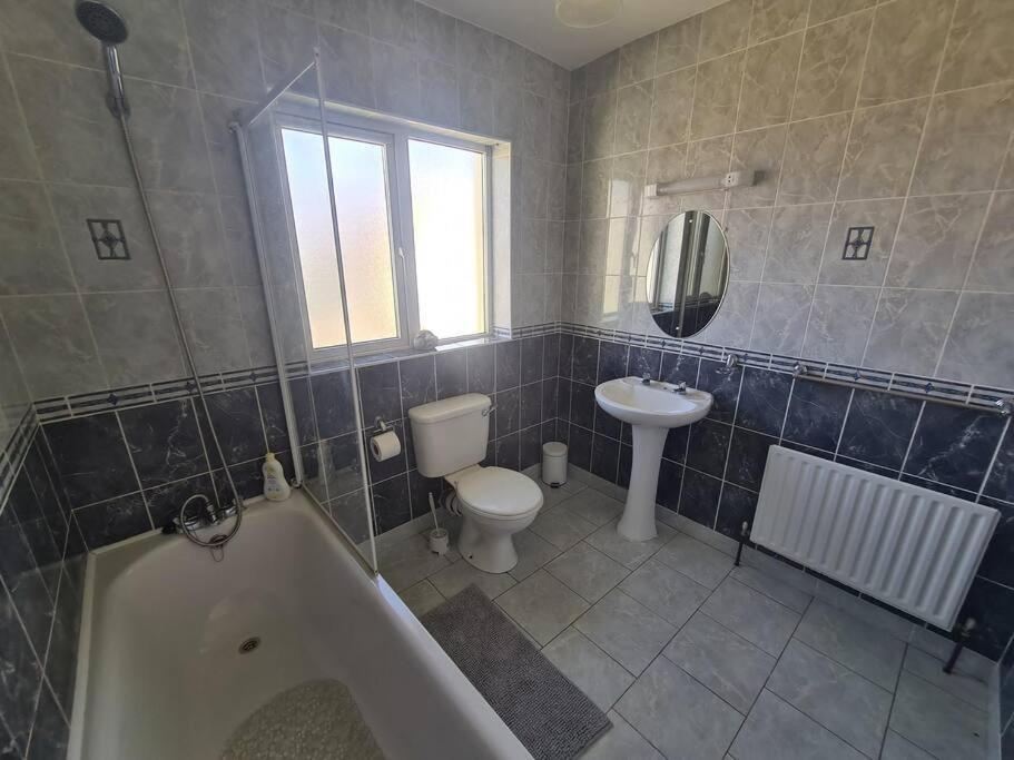 Bundoran Seaside Stays House - Wifi, Large Spacious Home ภายนอก รูปภาพ