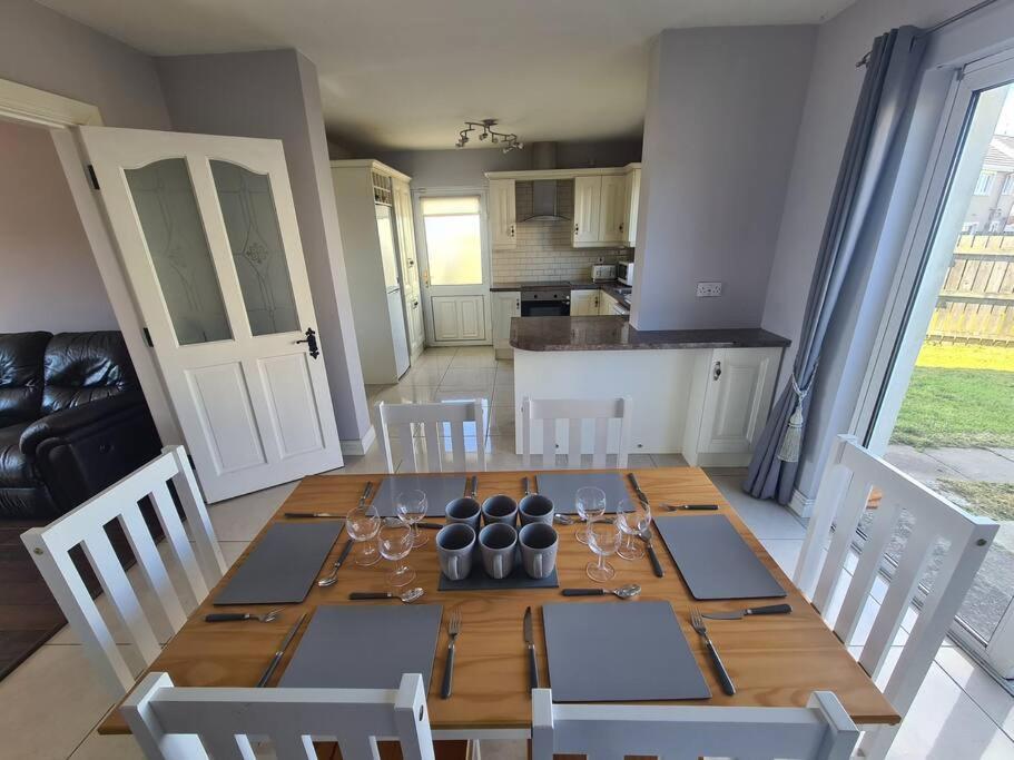 Bundoran Seaside Stays House - Wifi, Large Spacious Home ภายนอก รูปภาพ